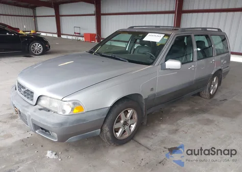 1999 Volvo V70 Xc z USA, uszkodzony, nr VIN YV1LZ56D3X2617721